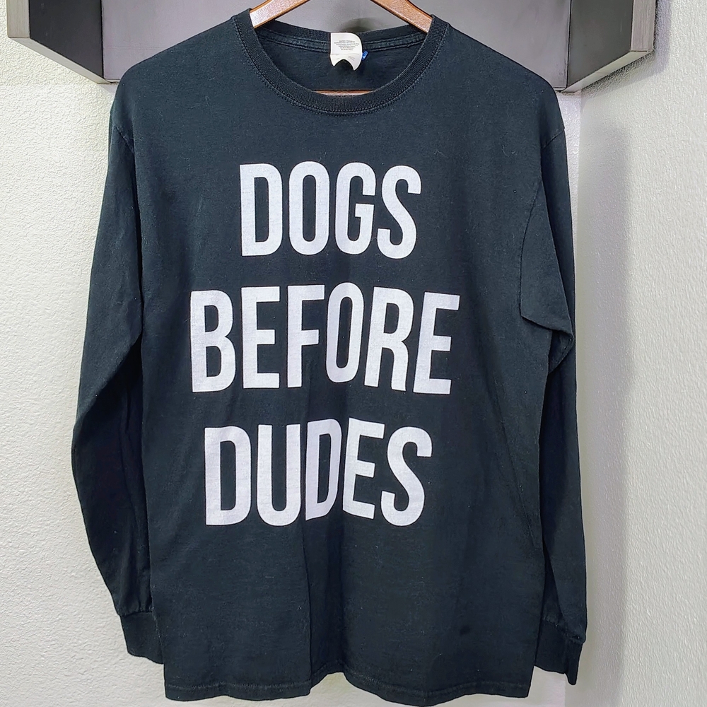 Fruit of the Loom Black Long Sleeve 'Dogs Before Dudes' Tee Size Medium